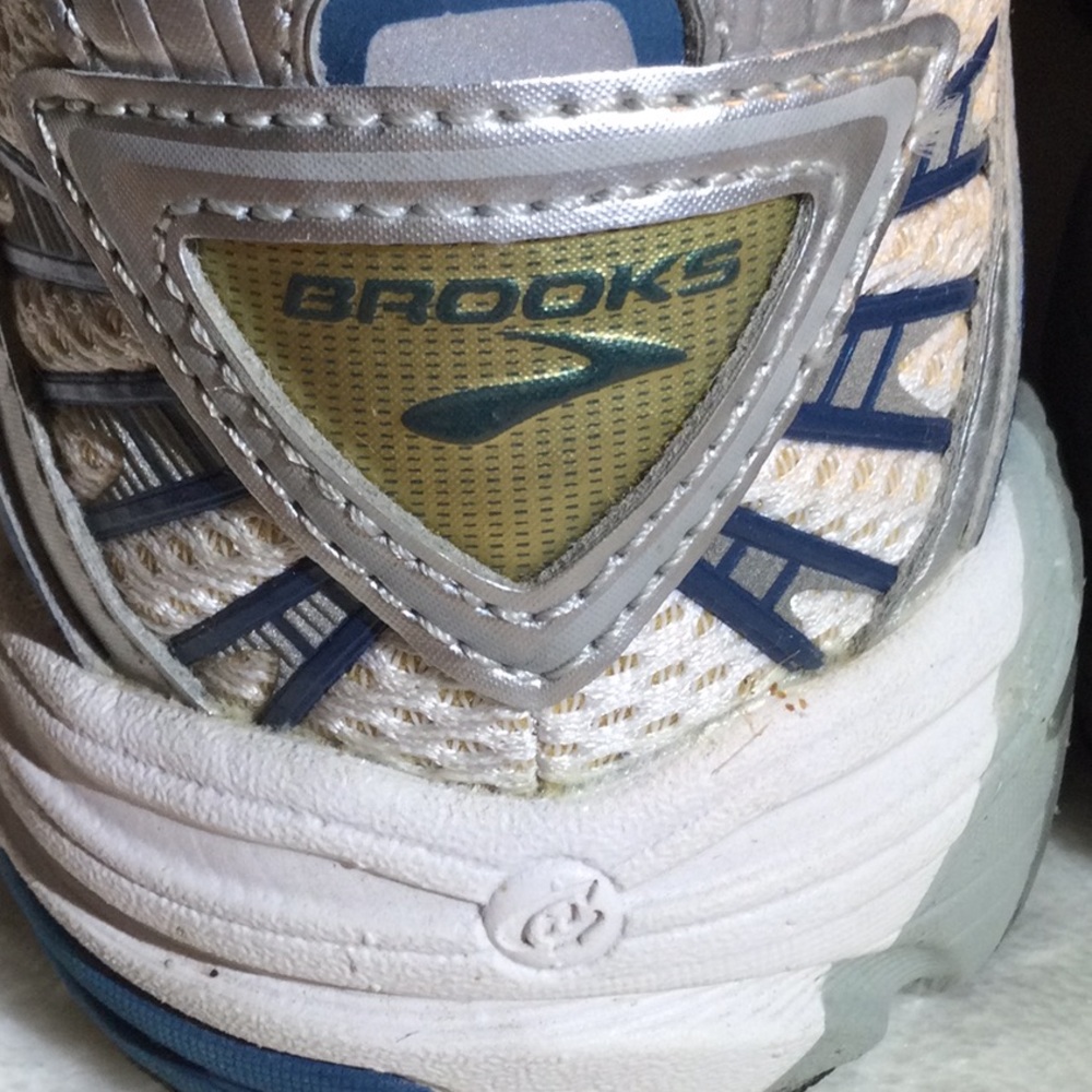 BROOKS ANDRENALINE 9, GTS RUNNING SHOES - Picture 5 of 12